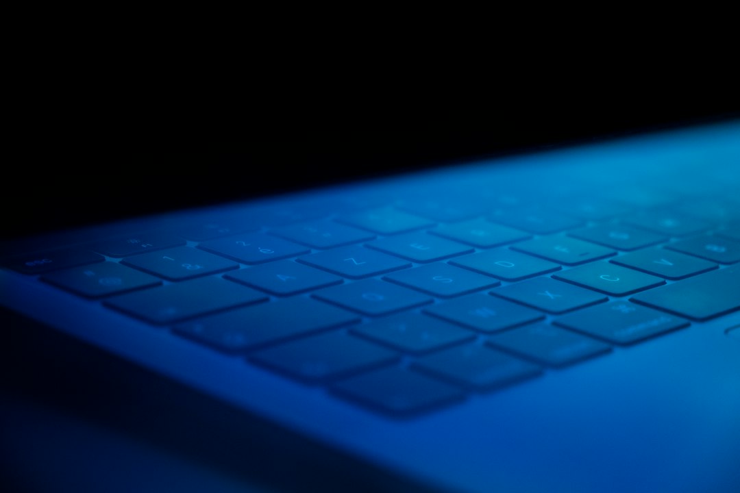 Dwie luki Windows są aktywnie wykorzystywane. Firmy powinny pilnie zainstalować aktualizacje